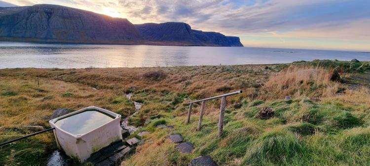 Villa Kirkjubraut - Church street Talknafjordur Exterior foto